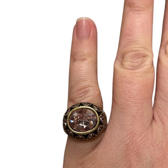Vintage Heidi Daus pink purple brass tone statement ring w/ faceted dome, size 6 - Picture 7 of 8